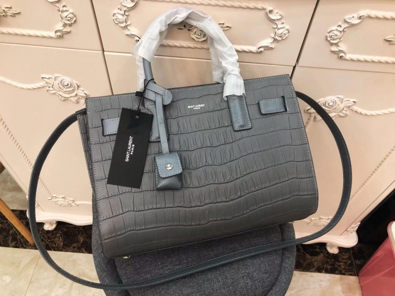 SAINT LAURENT 생로랑 크로그 핸드백