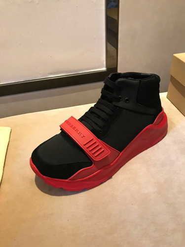 BURBERRY 버버리 오버솔 스니커즈