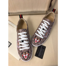 GUCCI 구찌 타이거 스니커즈