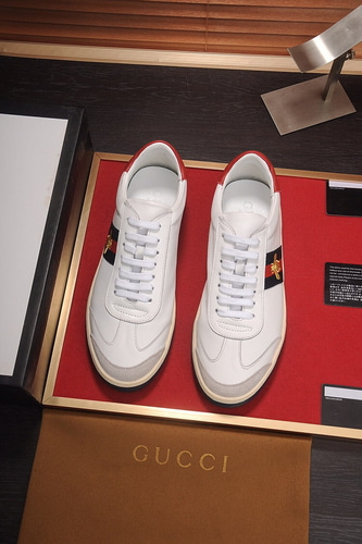 GUCCI 구찌 허니비 자수 스니커즈