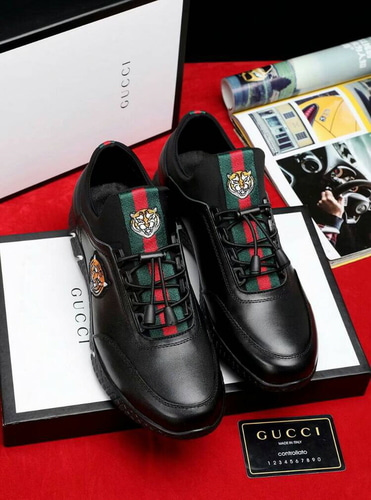 GUCCI 구찌 타이거 자수 스니커즈