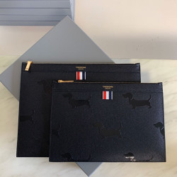 THOM BROWNE  톰브라운 2020 레더 남여공용 클러치백 THOB0087,30/33cm,블랙