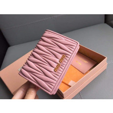 MIUMIU 미우미우 여성용 클래식 지갑