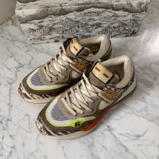 GUCCI 구찌 울트라페이스 스니커즈