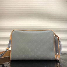 LOUIS VUITTON 루이비통 모노그램 카메라 크로스백