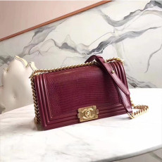 CHANEL 샤넬 가죽 보이백 A67086-2