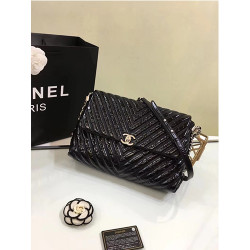 CHANEL 샤넬 쉐브론 숄더백