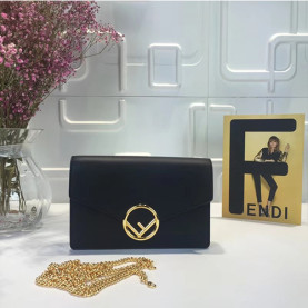 FENDI 펜디 로고 체인지갑 WOC