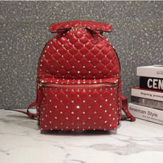 VALENTNIO 발렌티노 락스터드 백팩 0062