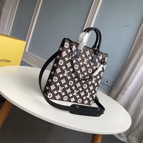 LOUIS VUITTON 루이비통 삭 플라 M44476