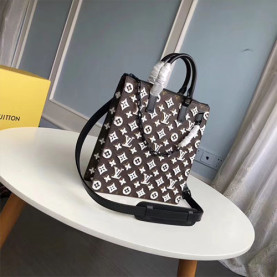 LOUIS VUITTON 루이비통 삭 플라 M44476
