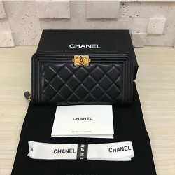 CHANEL 샤넬 보이 지퍼 장지갑