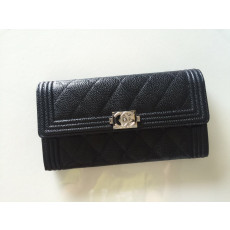 CHANEL 샤넬 보이 플랩 지갑