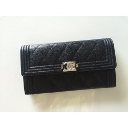 CHANEL 샤넬 보이 플랩 지갑