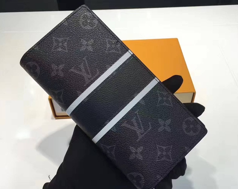 LOUIS VUITTON 루이비통 x 프라그먼트 브라짜 월릿 M64438