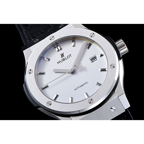 HUBLOT 위블로 클래식퓨전 칼리버 542.NX.2611.LR