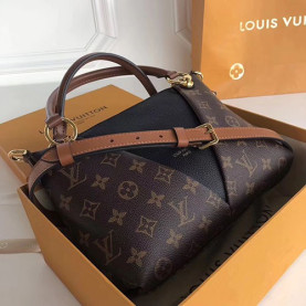 LOUIS VUITTON 루이비통 브이 토트 비비 V TOTE BB M43976