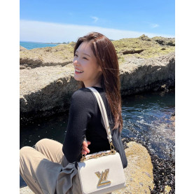 35위 [다이아 정채연] LOUIS VUITTON 루이비통 트위스트백 MM M50282