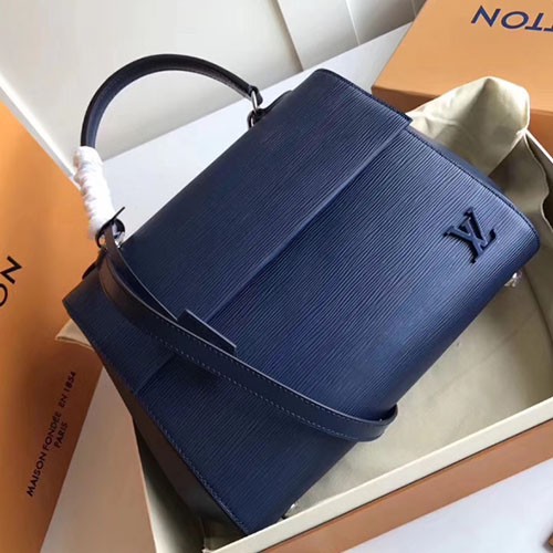 LOUIS VUITTON 루이비통 신상 클루니백 CLUNY MM M41302