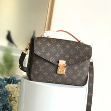 LOUIS VUITTON 루이비통 포쉐트 메티스백 M40780