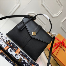 LOUIS VUITTON 루이비통 로즈 데벙 M53821 신상