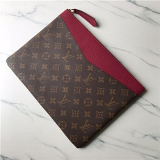 LOUIS VUITTON 루이비통 데일리 클러치신상 M64590