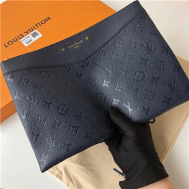 LOUIS VUITTON 루이비통 데일리 클러치 M62937