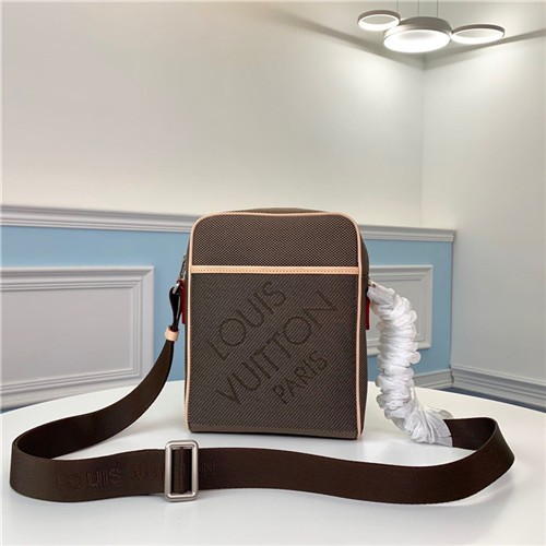 LOUIS VUITTON 루이비통 남성용 숄더백 M93223