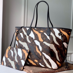 LOUIS VUITTON 루이비통 네버플 M45201신상