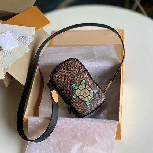 LOUIS VUITTON 루이비통 NIGO 콜라보 미니백 M55262 2020/신상