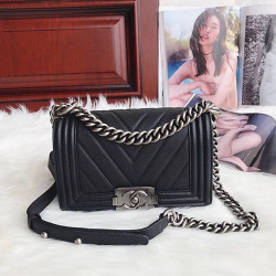 CHANEL 샤넬 리보이백 20CM AS92059