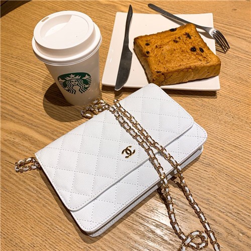 CHANEL 샤넬 WOC 캐비어 A33813