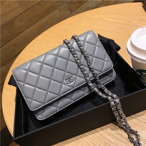 CHANEL 샤넬 WOC 램스킨 A33813