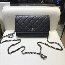 CHANEL 샤넬 WOC 램스킨 A33813