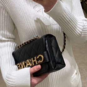 CHANEL 샤넬 레터링 플랩백 미니 19CM AS88816-2