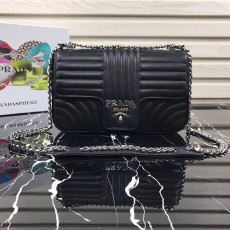 PRADA 프라다 다이어그램 플랩 체인크로스 1BD108