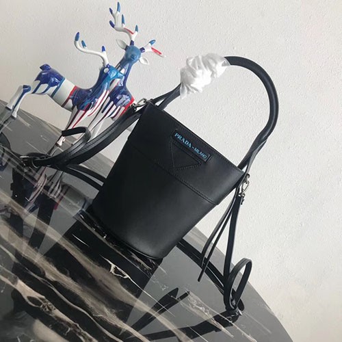 PRADA 프라다 미니버킷 1BE015