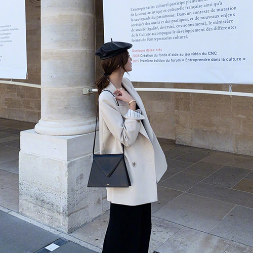 CELINE 셀린느 트라이앵글백 C339471-1