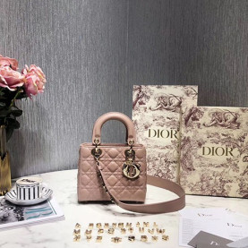 DIOR 디올 레이디백 (스트랩 이니셜 선택가능) D10801