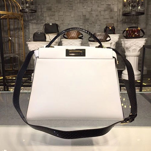 FENDI 펜디 피카부백 화이트 33CM F90150