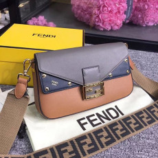 FENDI 펜디 바게트백