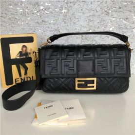 FENDI 펜디 바케트 라지 26CM