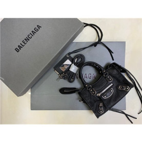 BALENCIAGA 발렌시아가 모터백 나노 18CM 신상 B36441