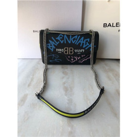 BALENCIAGA 발렌시아가 락 라운드 숄더백 B70990-2