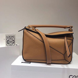 LOEWE 로에베 신상 퍼즐백 L108002-3