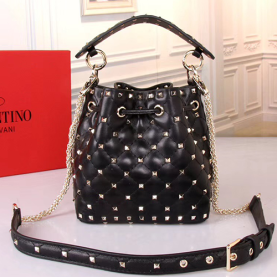 VALENTNIO 발렌티노 스파이크 버킷백 GARAVANI ROCKSTUD SPIKE BAG V68000