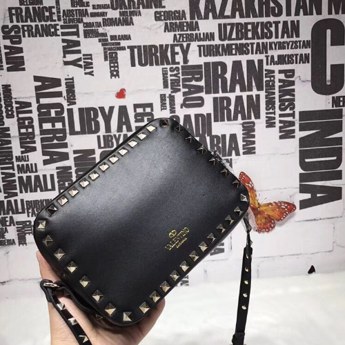 VALENTNIO 발렌티노 락스터드 크로스백 20CM V50162