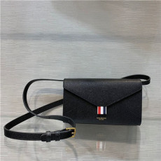 THOM BROWNE 톰브라운 숄더백 TB801620