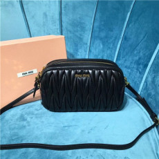 MIUMIU 미우미우 미니 카메라백 5BH539-3