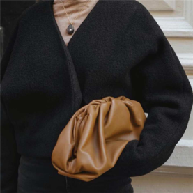 BOTTEGA VENETA 보테가베네타 버터카프 파우치백 라지 576227